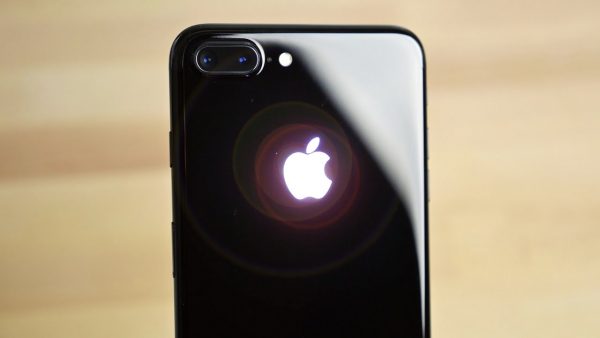 iPhone 7 LED logo mod